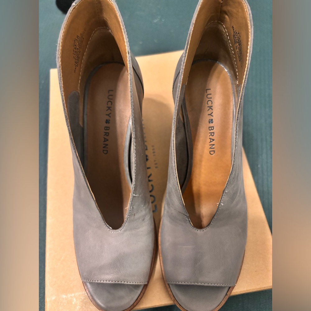 Luck brand Women's Size 7.5. Block Heel.